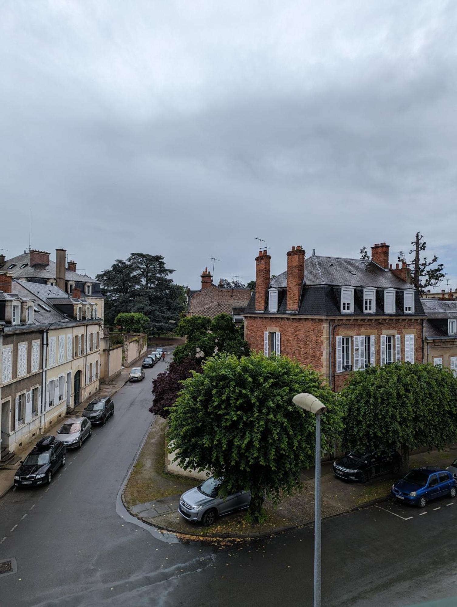 63m2 3eme Etage Ou Dans 2eme Etage Pour Sejours A Moulins * Moulins (Allier)